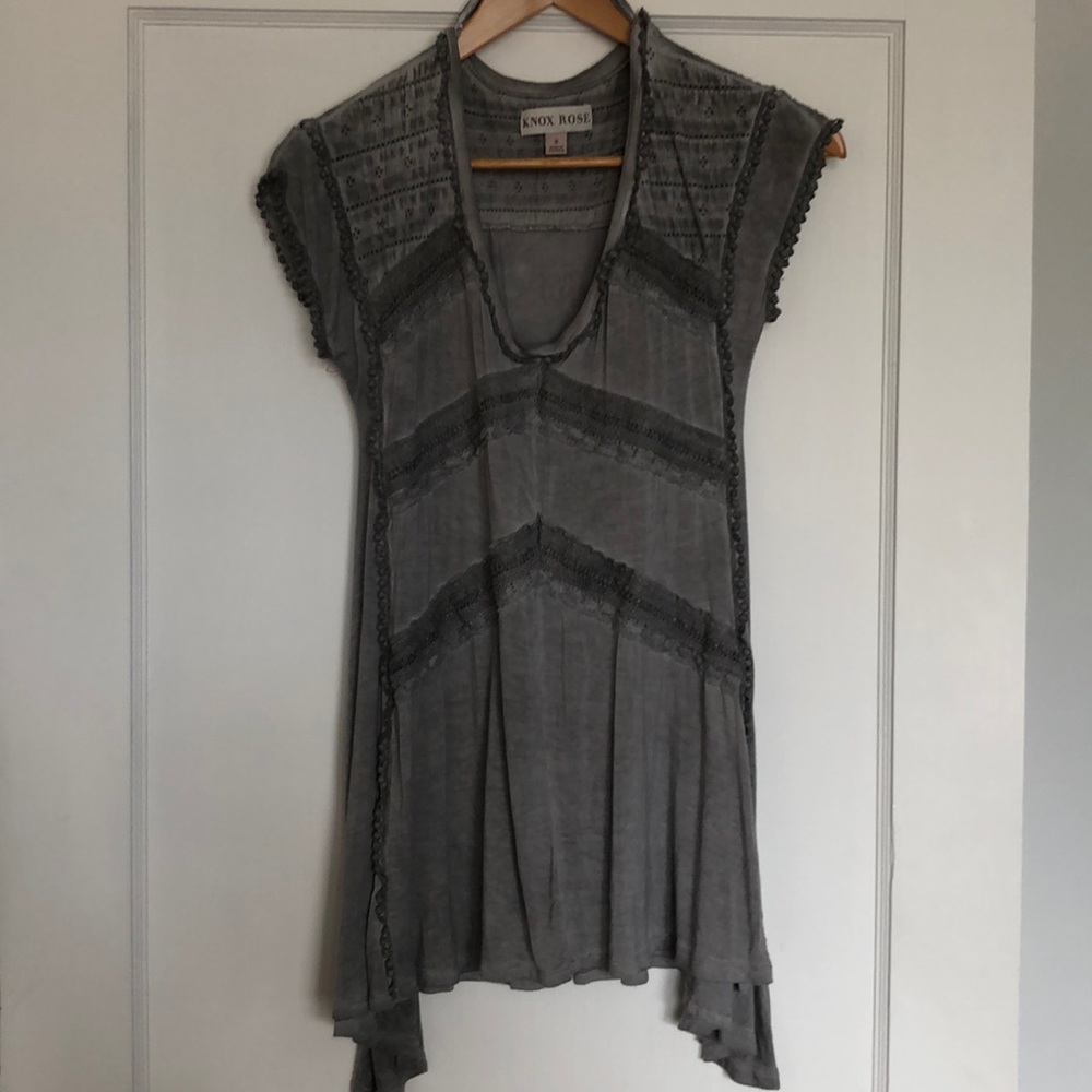 Knox rose women’s top